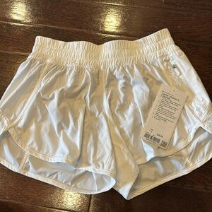 Brand new with tags LULU LEMON tracker LR short 4” size 8